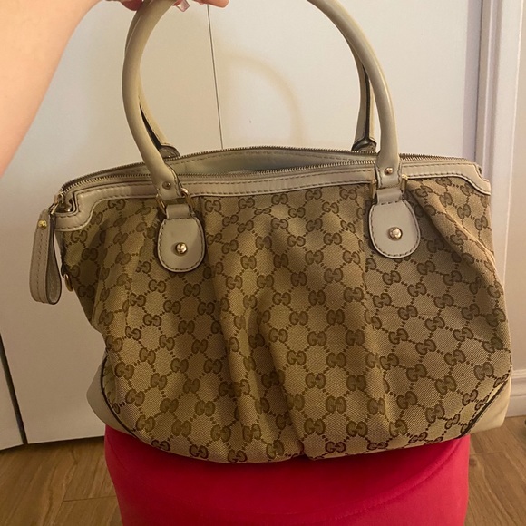 Gucci purse - Picture 1 of 8